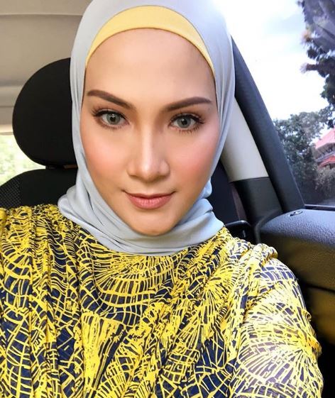 Instagram @sherryibrahim Sherry mohon jasa baik peminat.